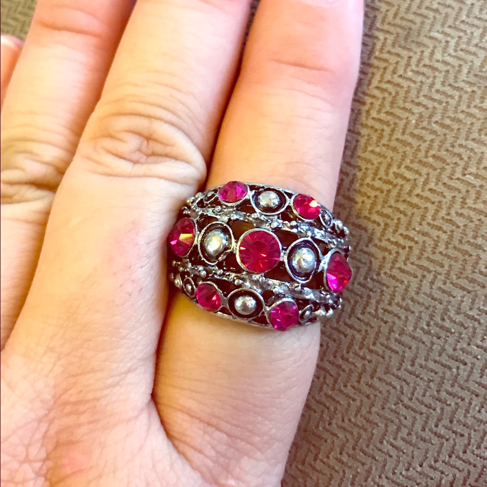 Pin/reddish ring